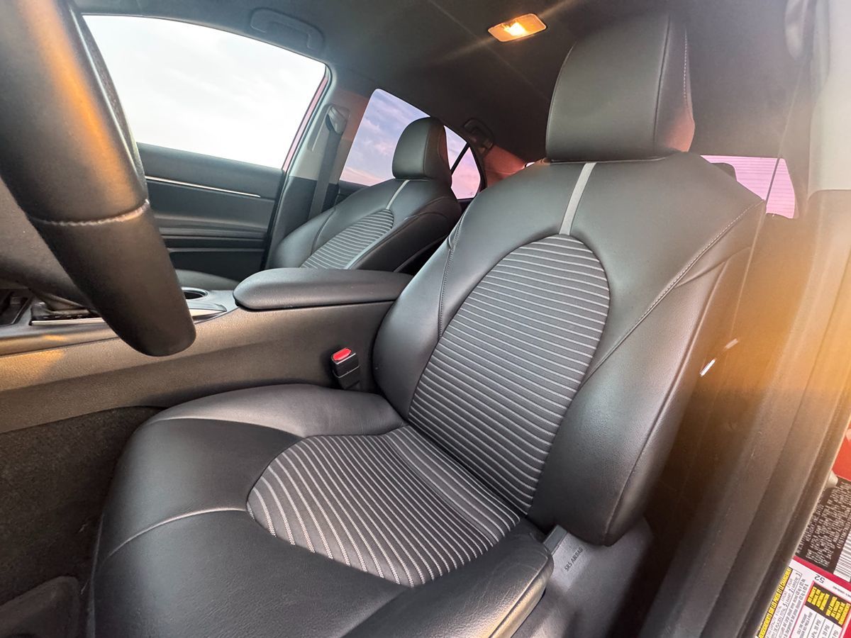 2022 Toyota Camry SE photo 26