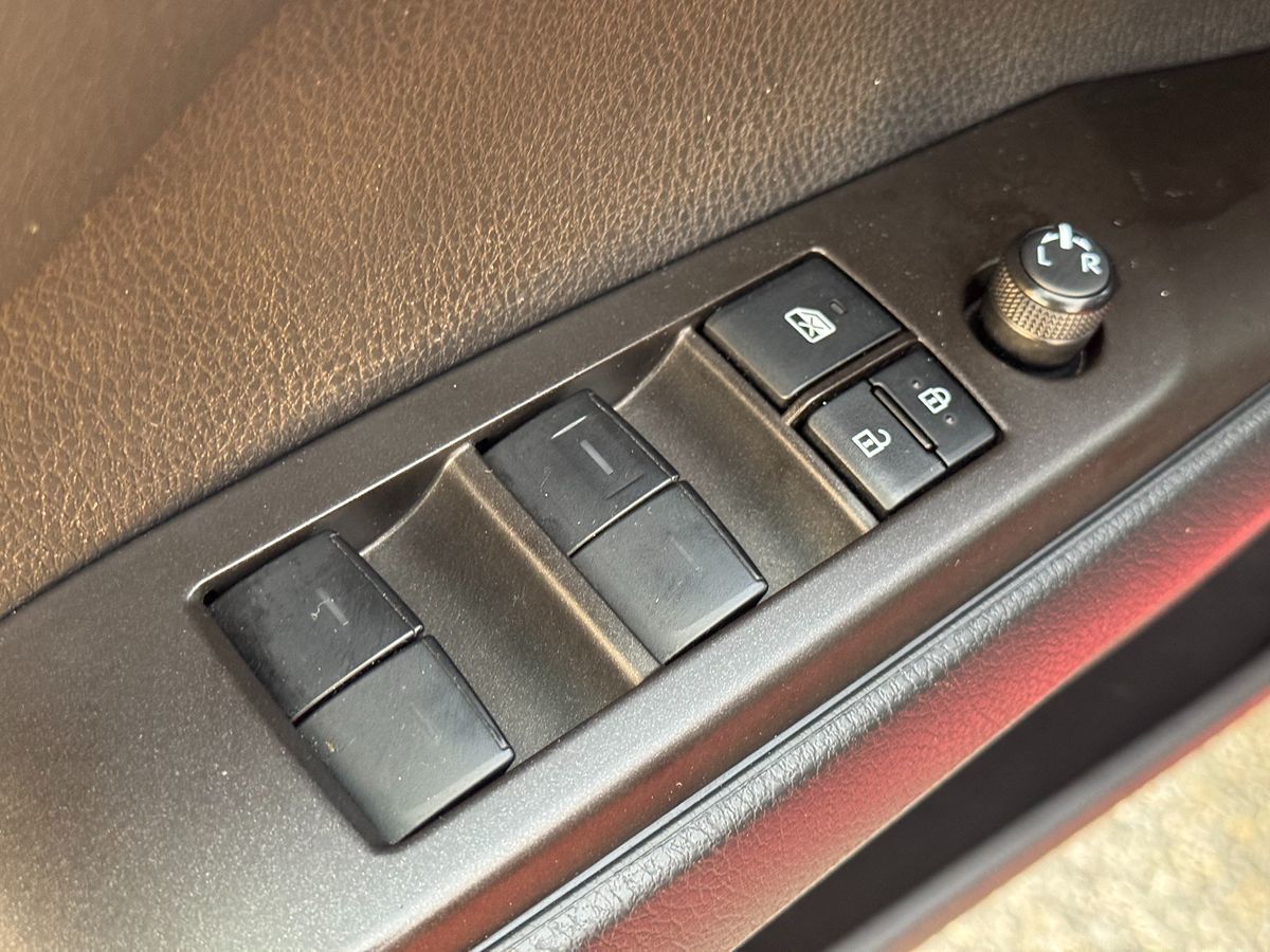 2022 Toyota Camry SE photo 27