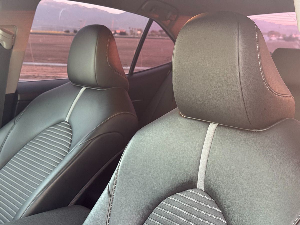 2022 Toyota Camry SE photo 29