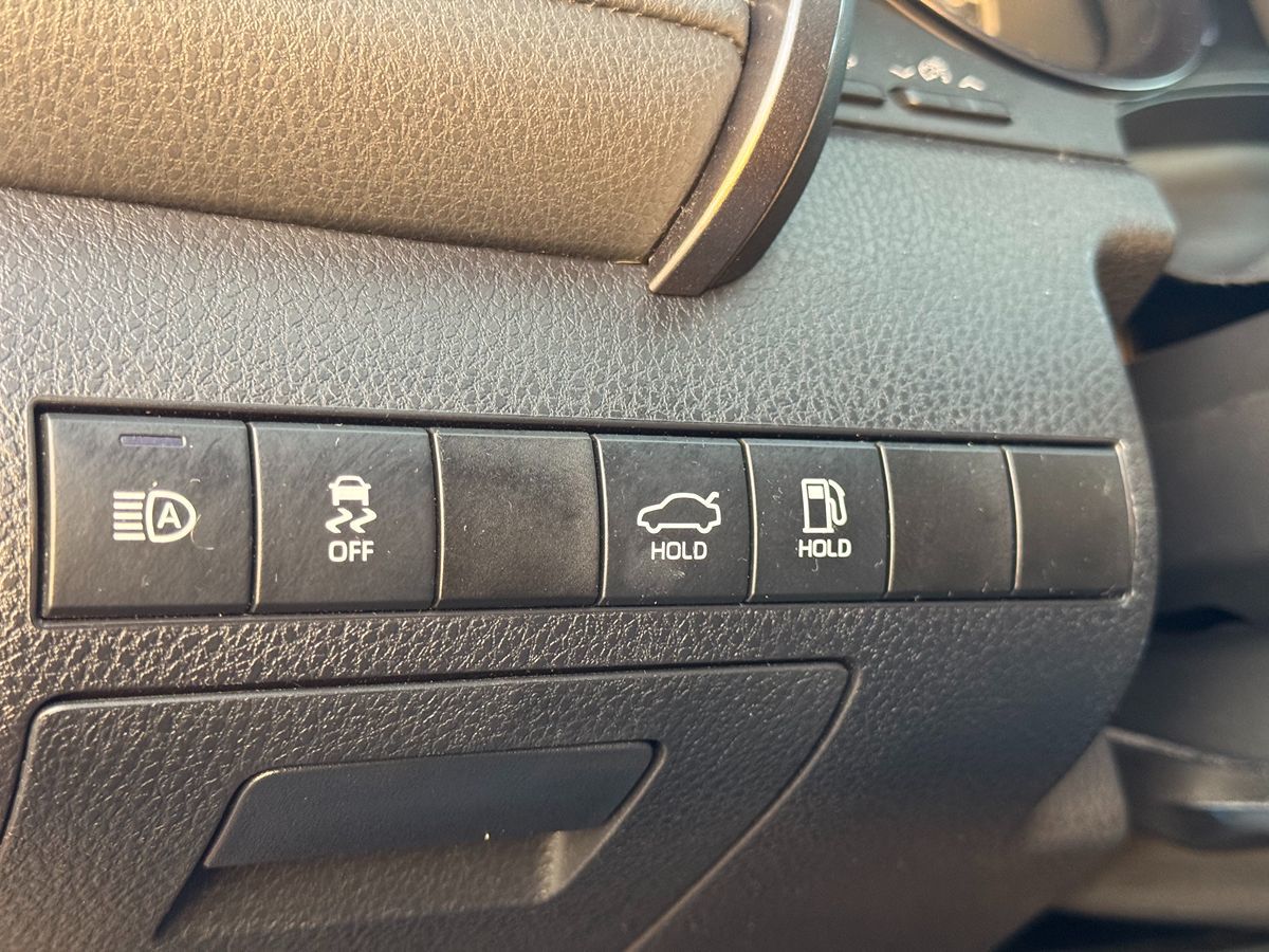 2022 Toyota Camry SE photo 30