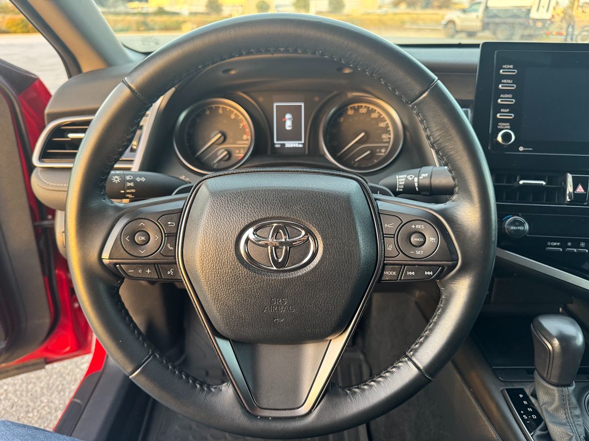 2022 Toyota Camry SE photo 31