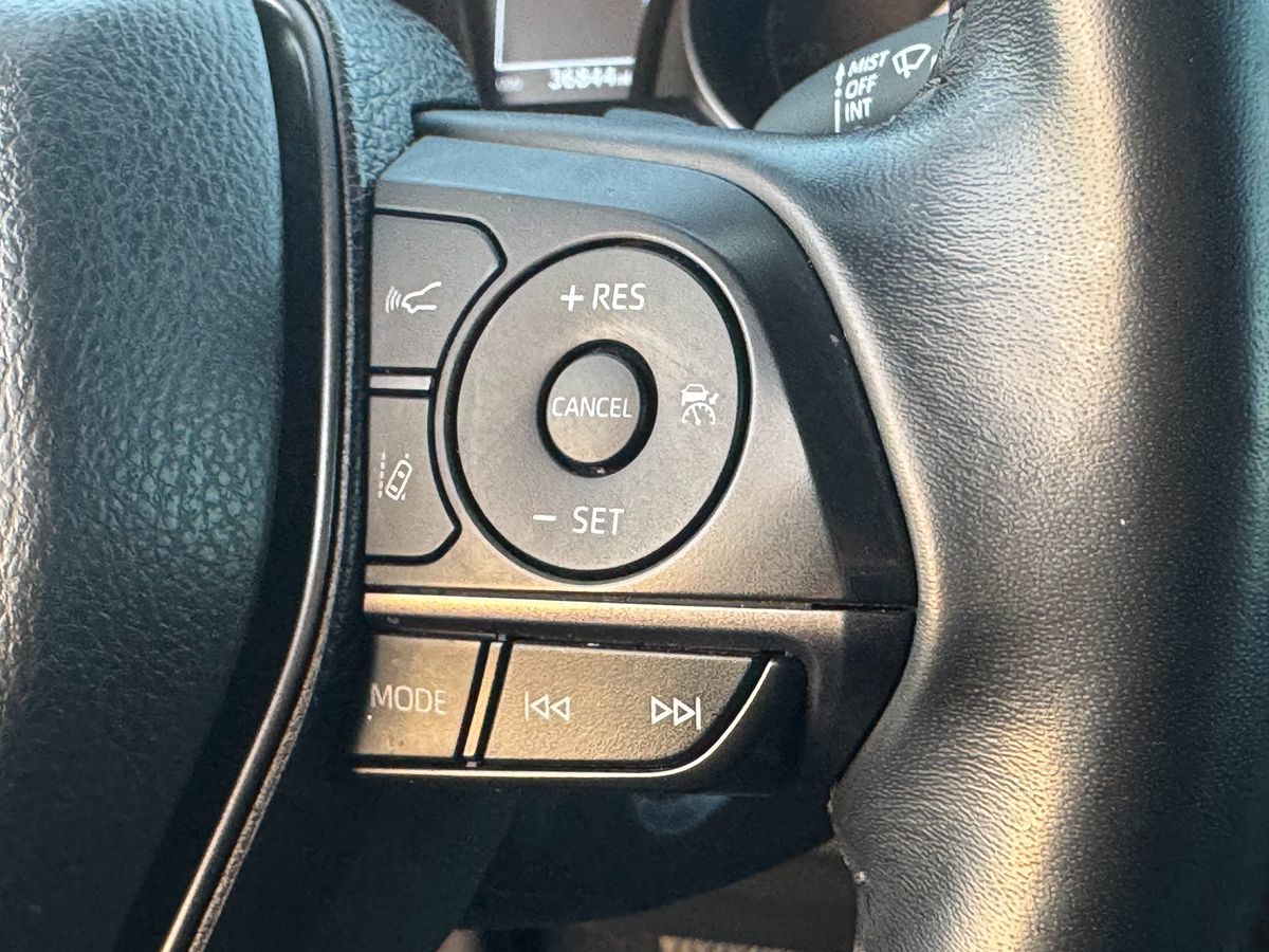 2022 Toyota Camry SE photo 33