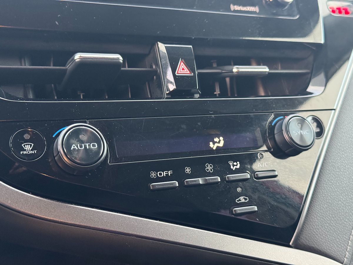 2022 Toyota Camry SE photo 37