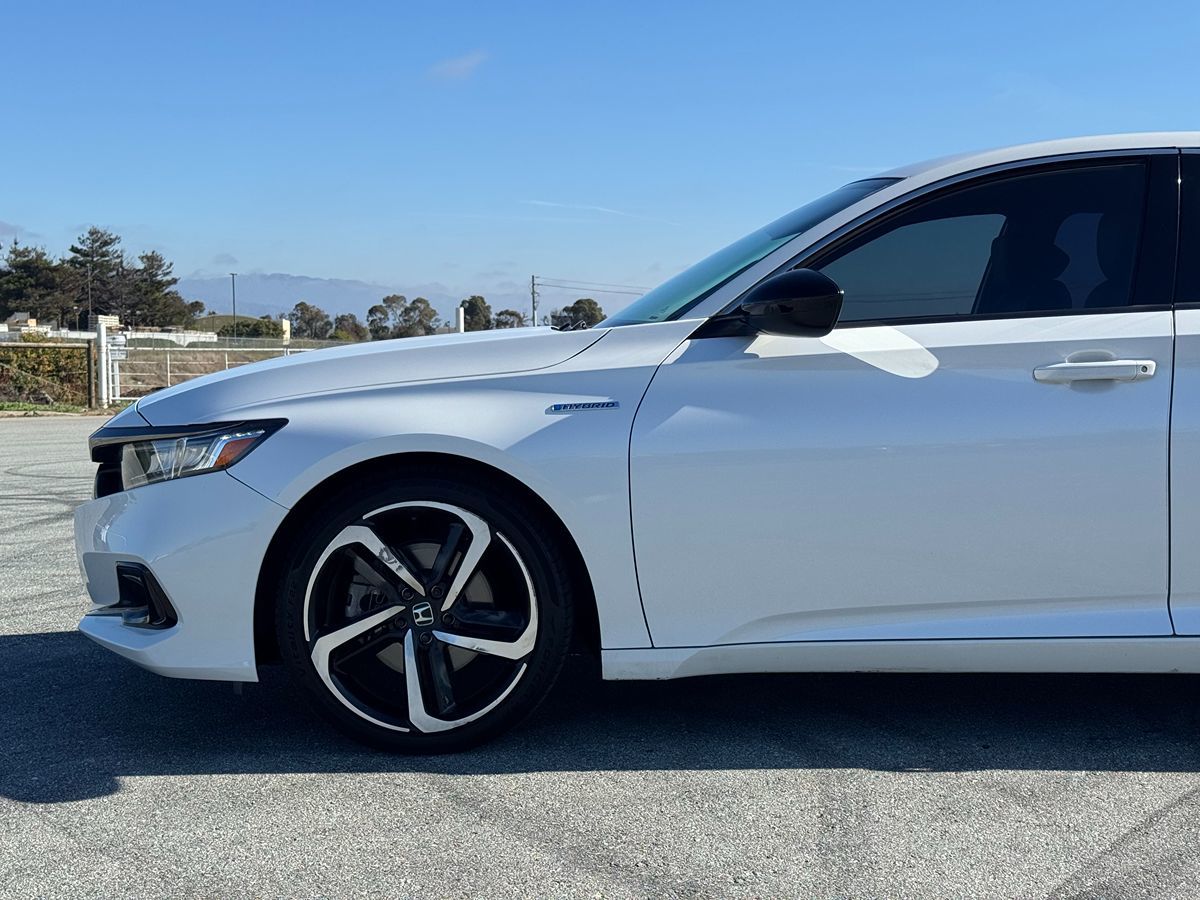 2022 Honda Accord Hybrid Sport photo 2