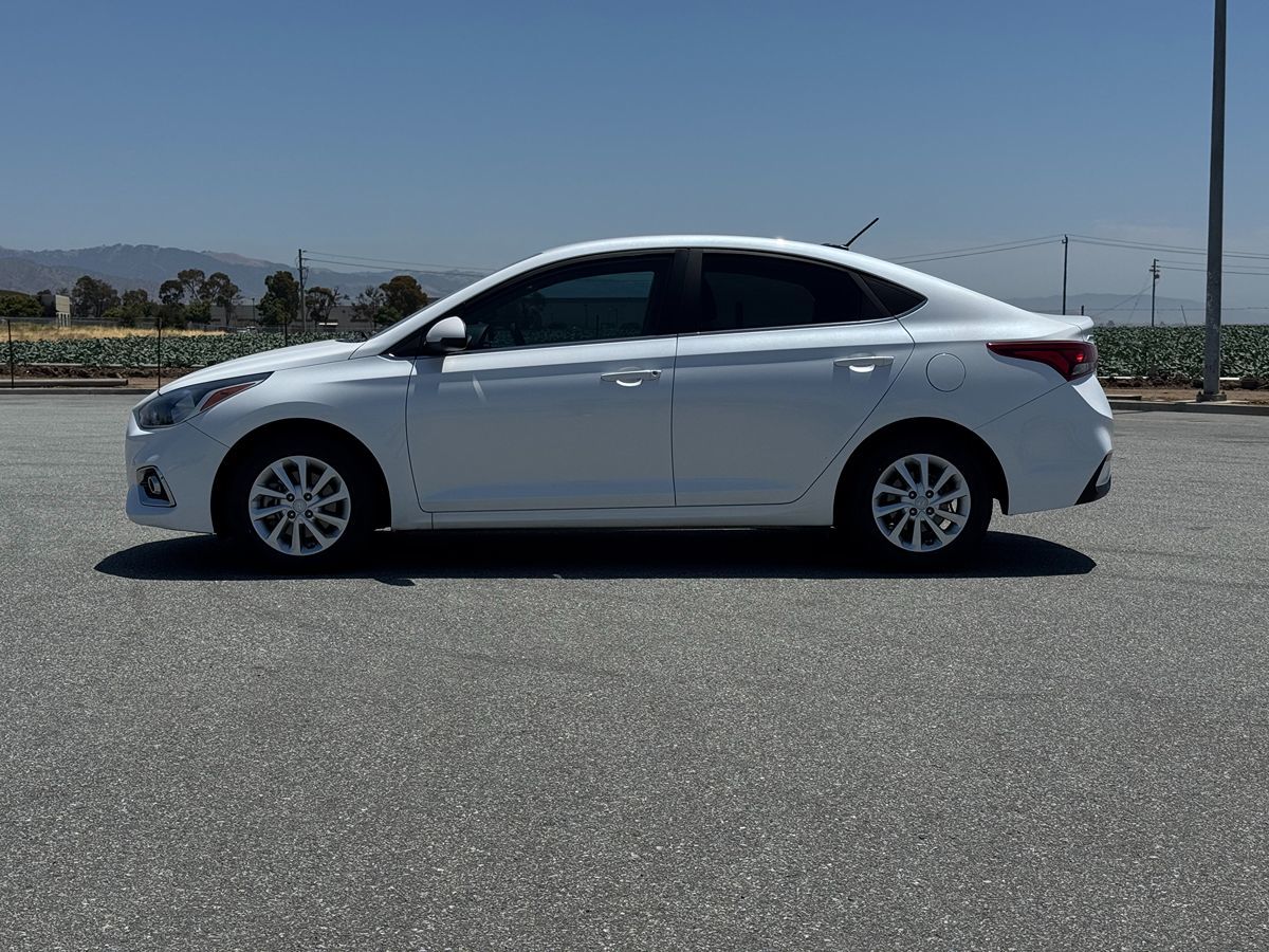 2020 Hyundai Accent SEL photo 3