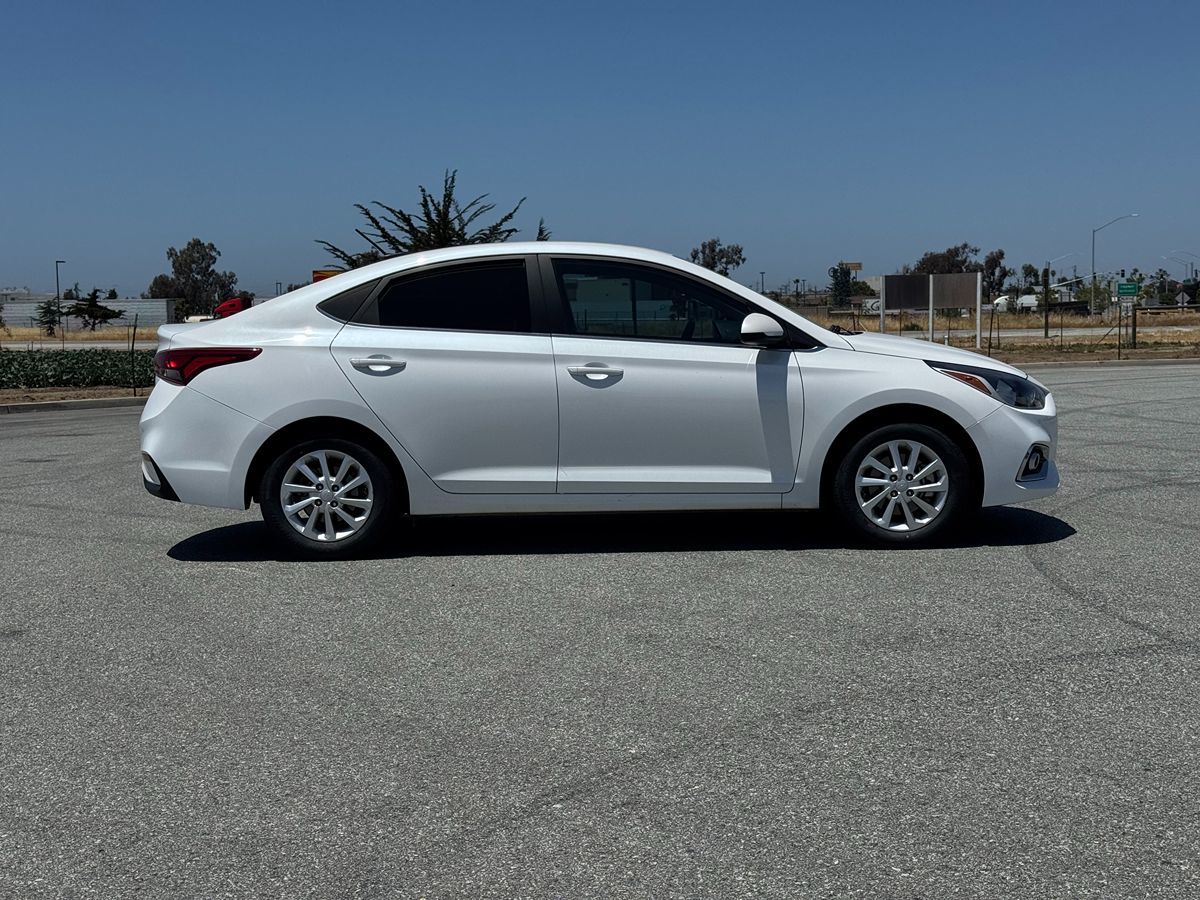 2020 Hyundai Accent SEL photo 9