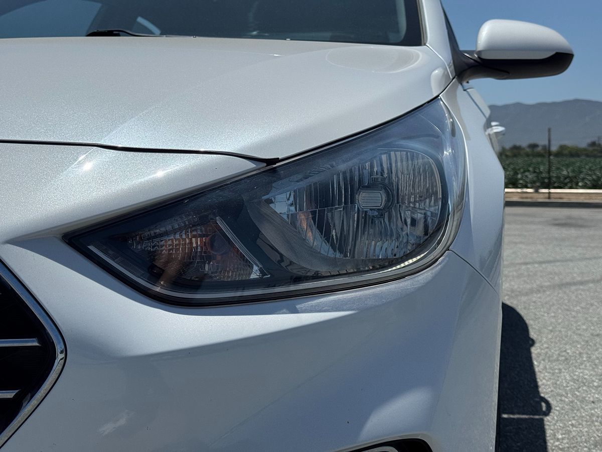 2020 Hyundai Accent SEL photo 13