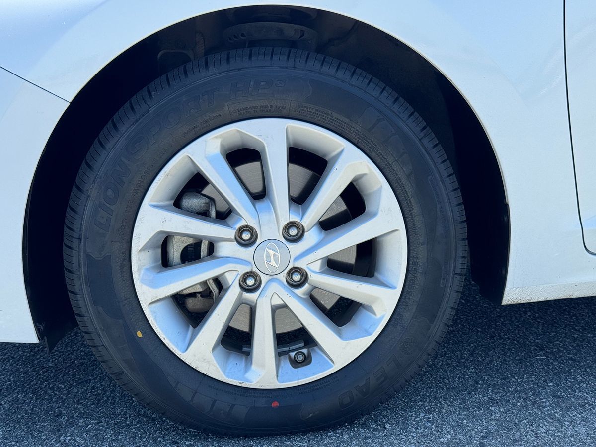 2020 Hyundai Accent SEL photo 15