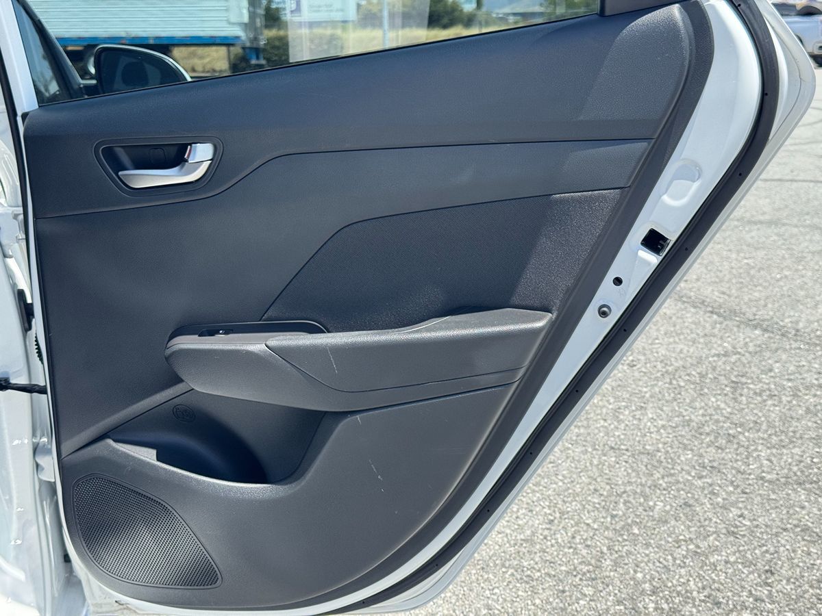 2020 Hyundai Accent SEL photo 22