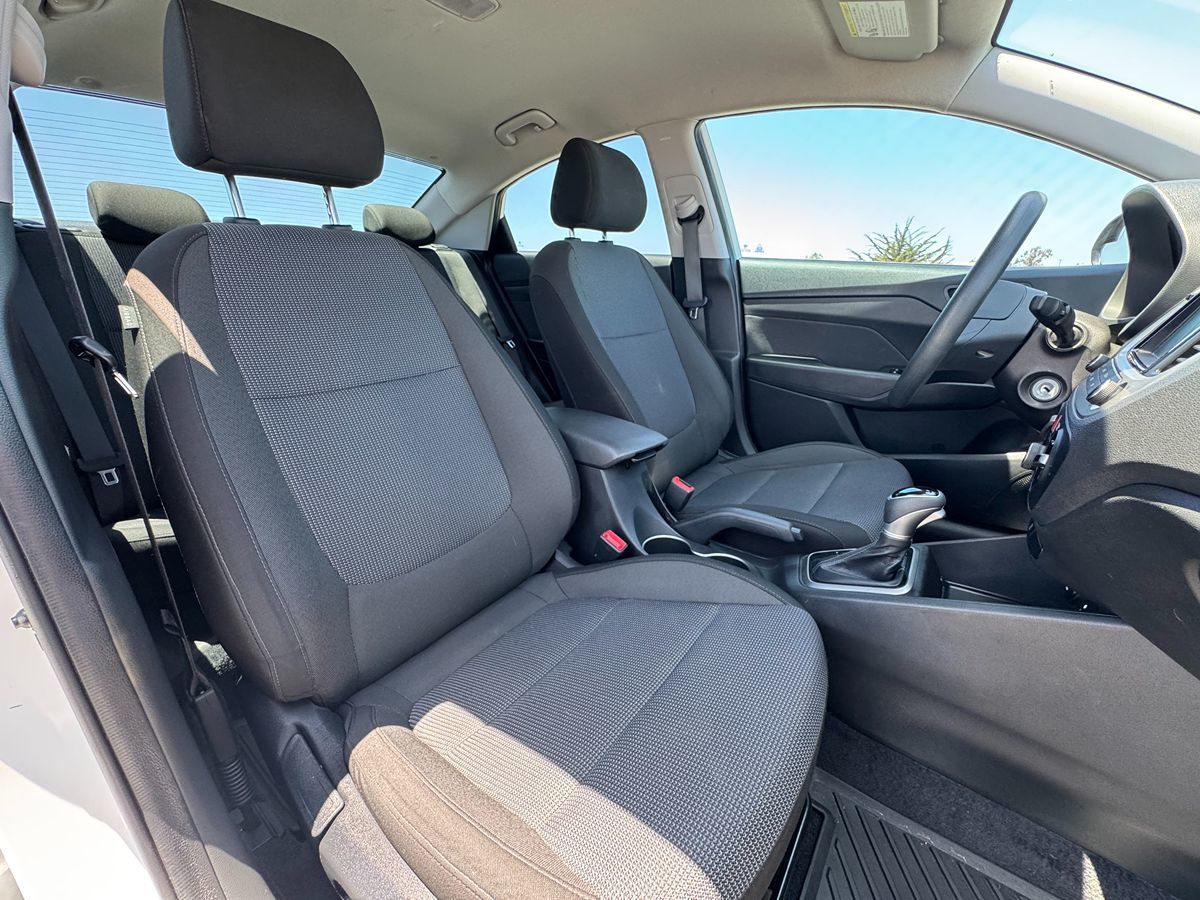 2020 Hyundai Accent SEL photo 24