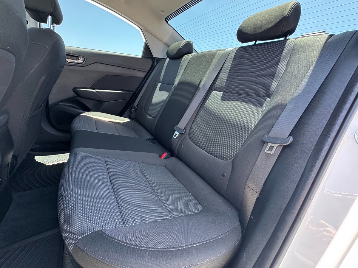 2020 Hyundai Accent SEL photo 26