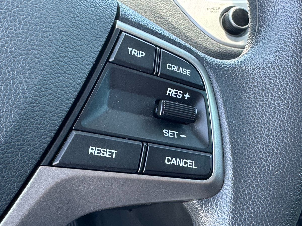 2020 Hyundai Accent SEL photo 33