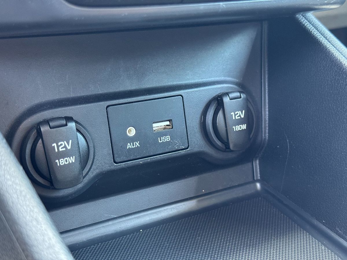 2020 Hyundai Accent SEL photo 38