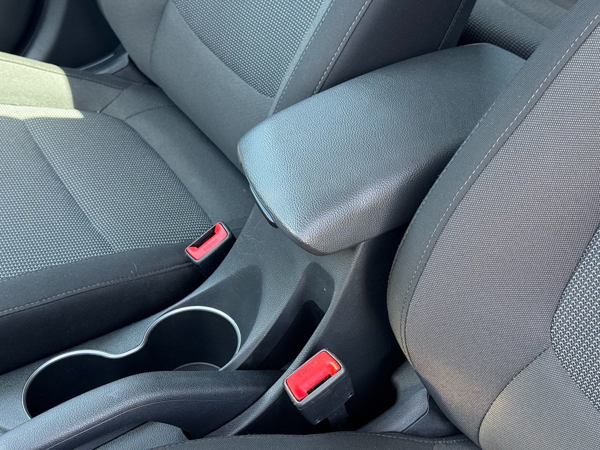 2020 Hyundai Accent SEL photo 40