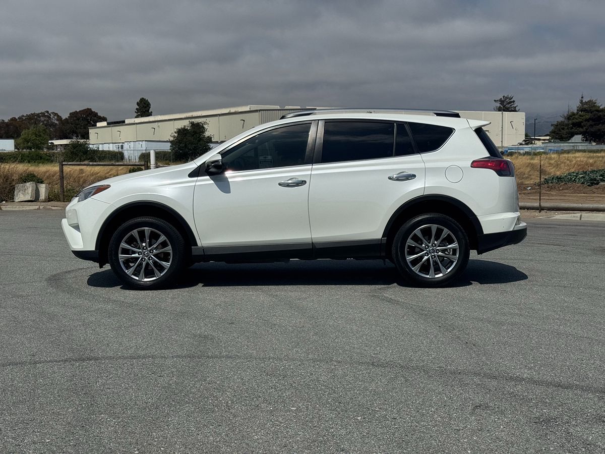 2017 Toyota RAV4 Limited photo 4