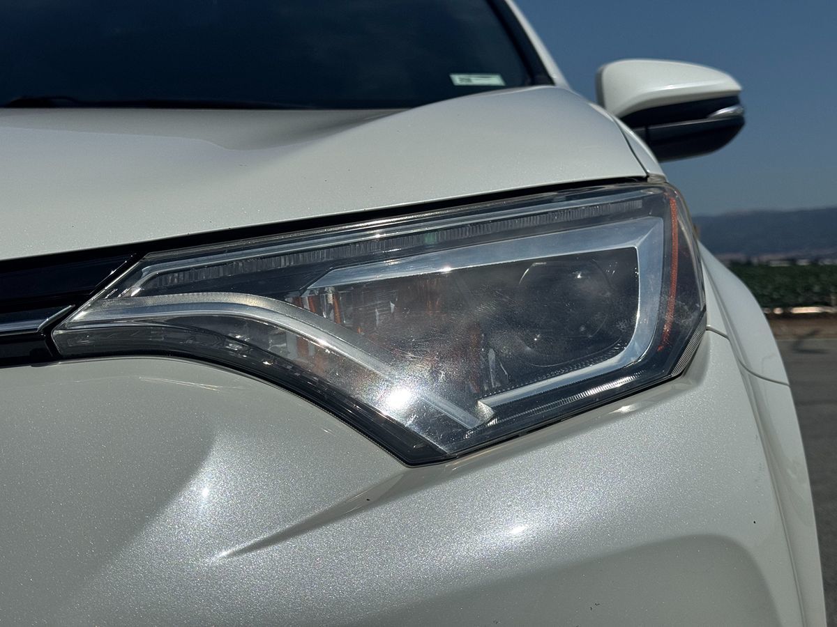2017 Toyota RAV4 Limited photo 14