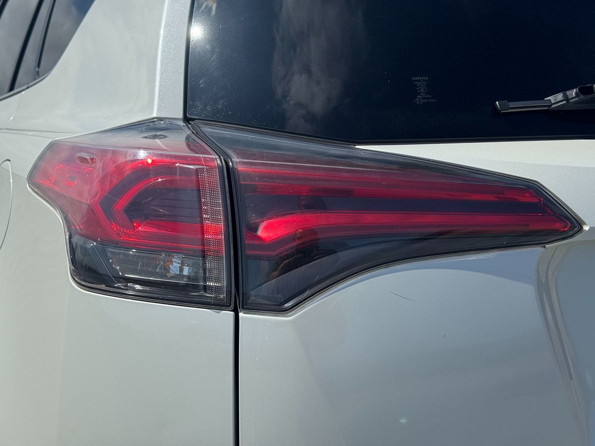 2017 Toyota RAV4 Limited photo 20