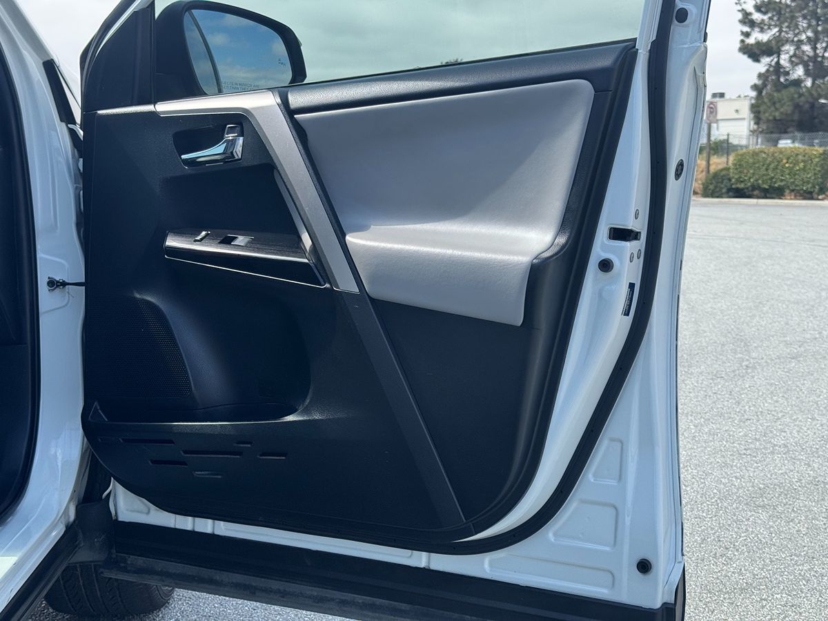 2017 Toyota RAV4 Limited photo 21