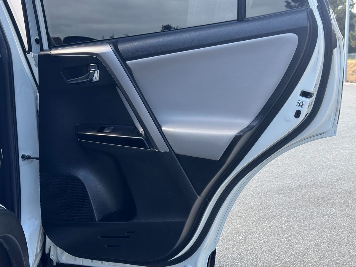2017 Toyota RAV4 Limited photo 22