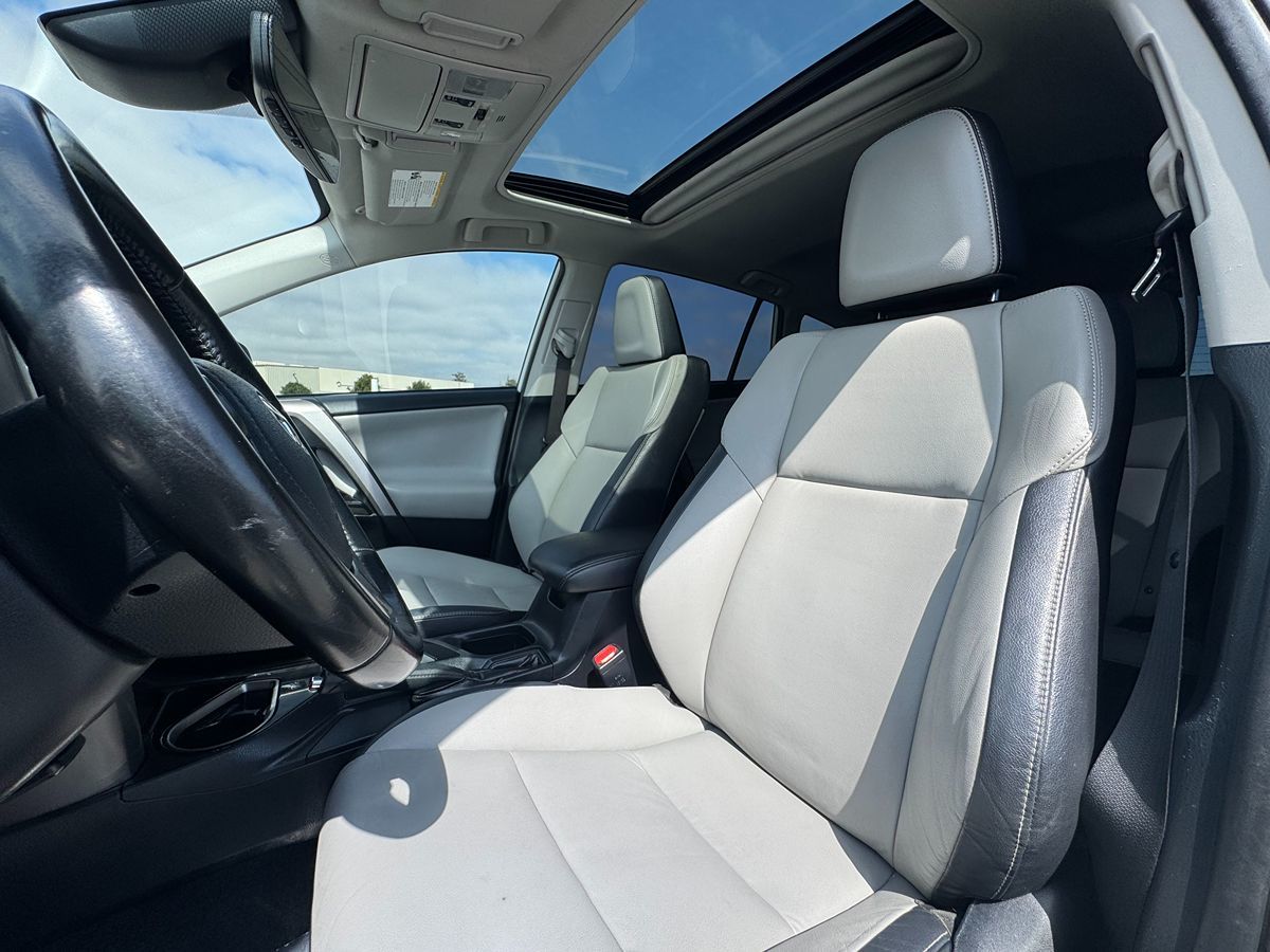 2017 Toyota RAV4 Limited photo 28
