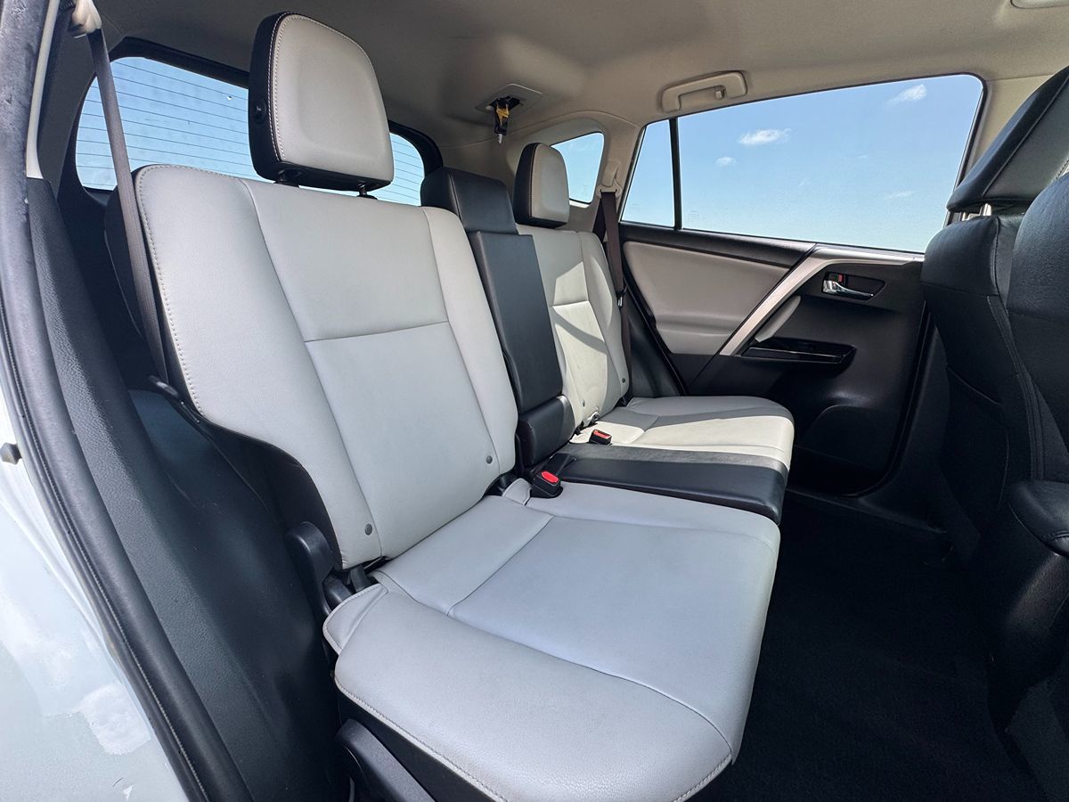 2017 Toyota RAV4 Limited photo 30