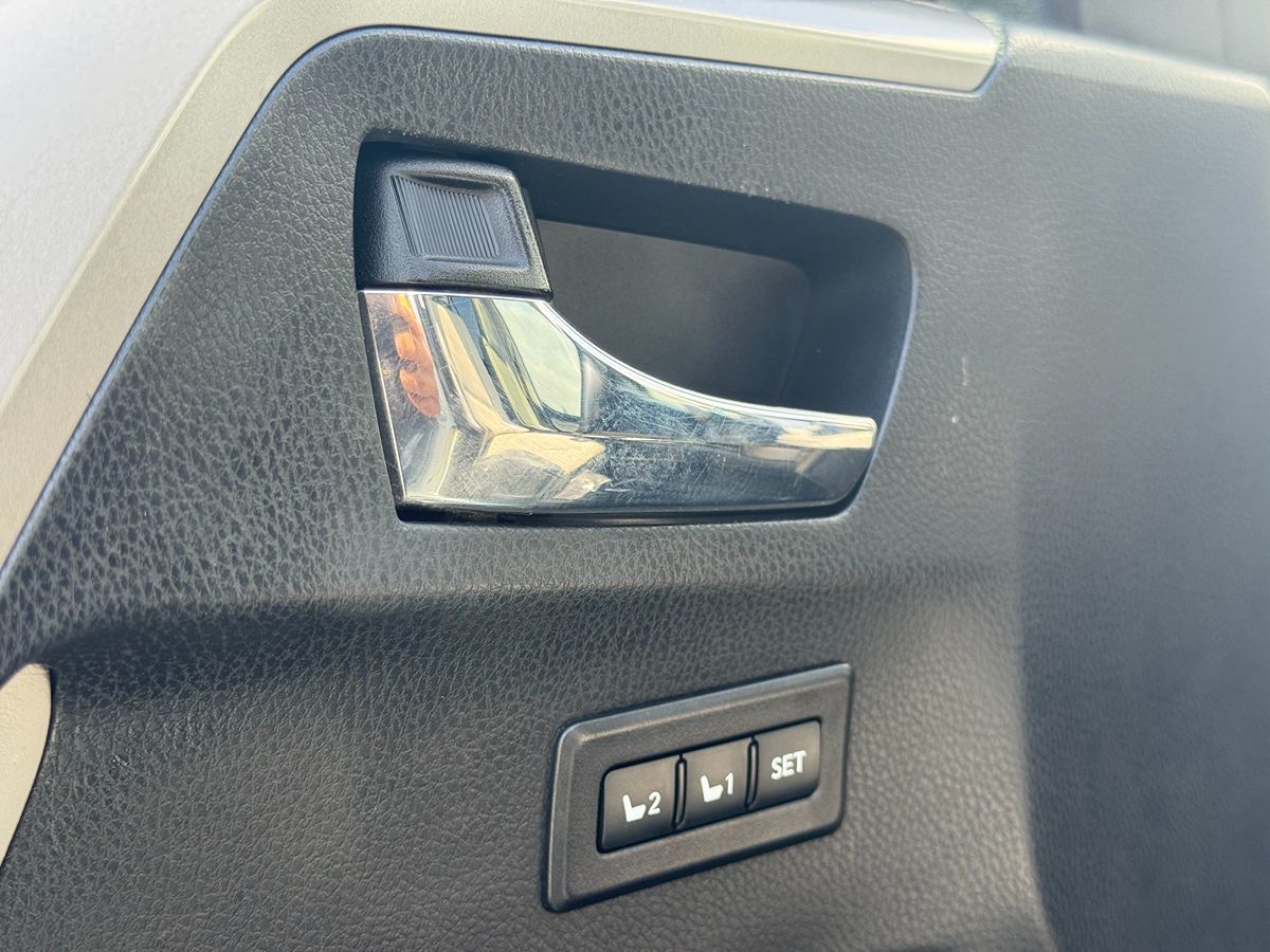 2017 Toyota RAV4 Limited photo 37