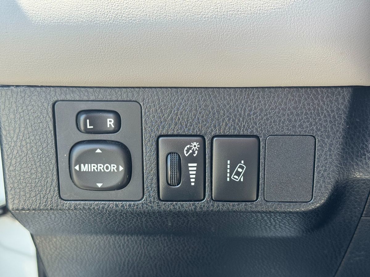 2017 Toyota RAV4 Limited photo 41
