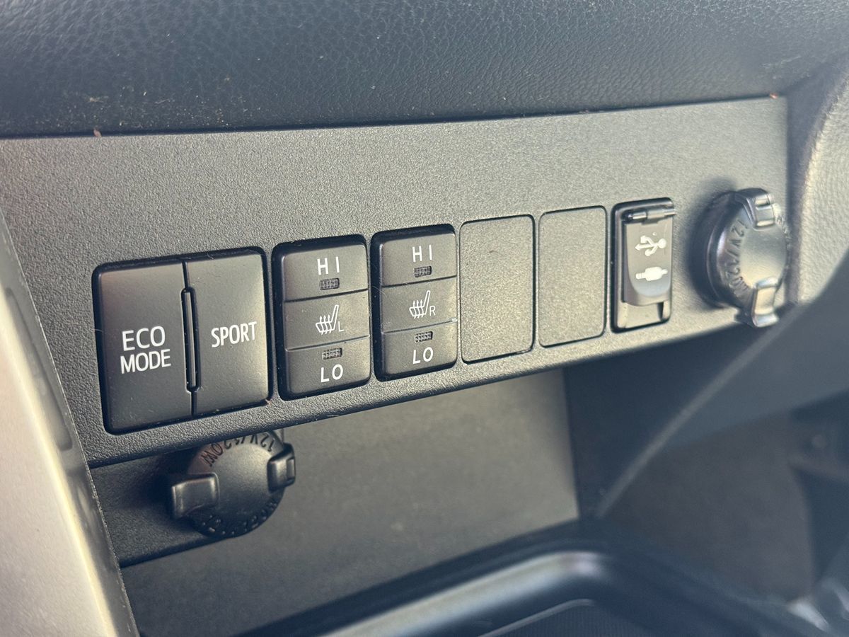 2017 Toyota RAV4 Limited photo 48