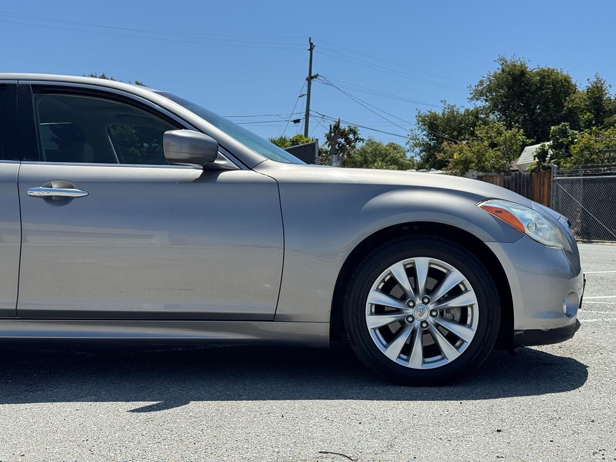 2011 Infiniti M37 photo 8