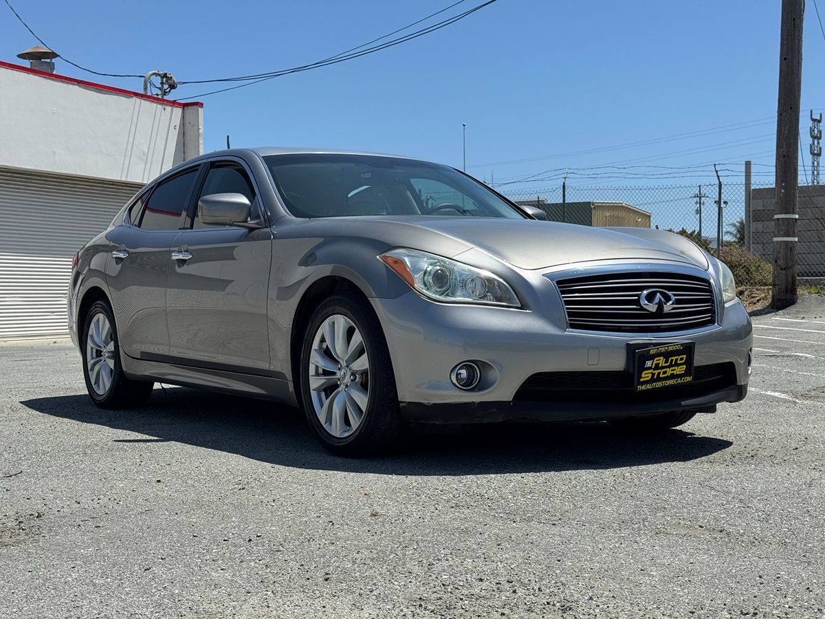 2011 Infiniti M37 photo 10