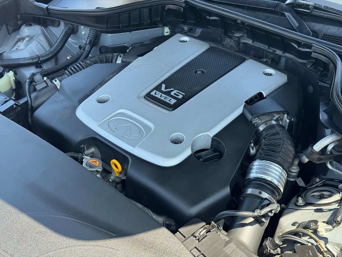 2011 Infiniti M37 photo 20