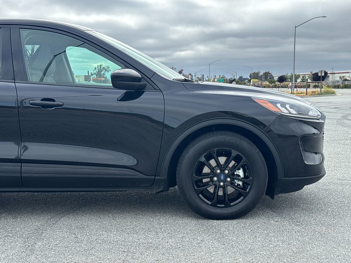 2020 Ford Escape SE Sport Hybrid photo 8