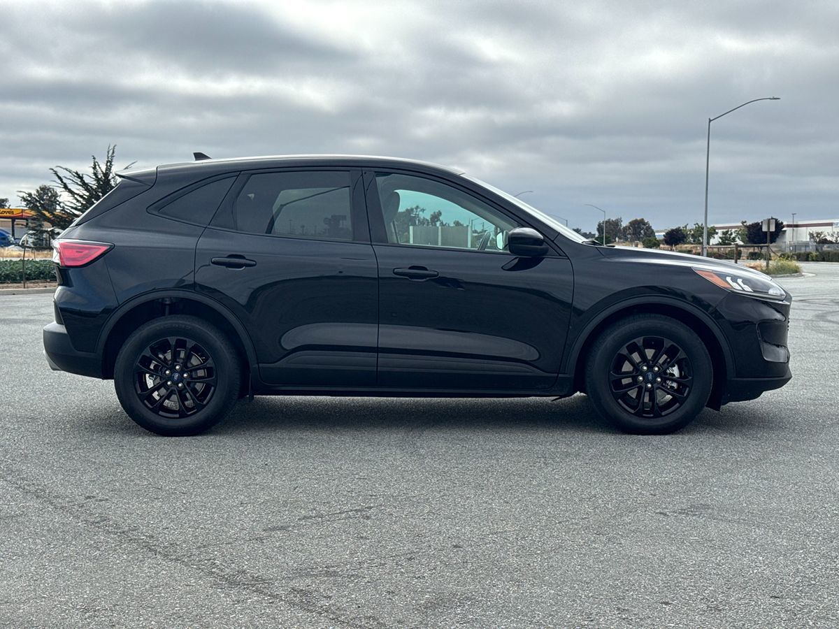 2020 Ford Escape SE Sport Hybrid photo 9