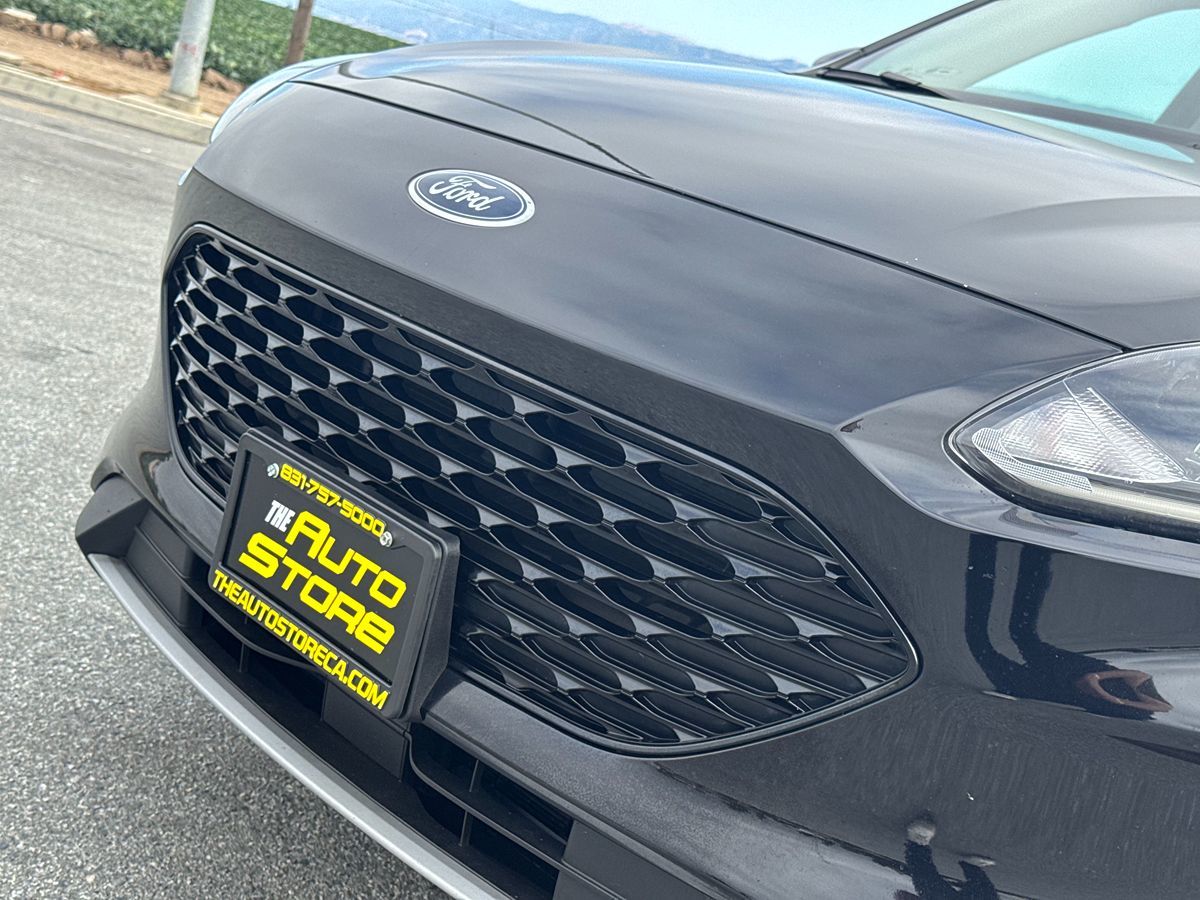 2020 Ford Escape SE Sport Hybrid photo 13