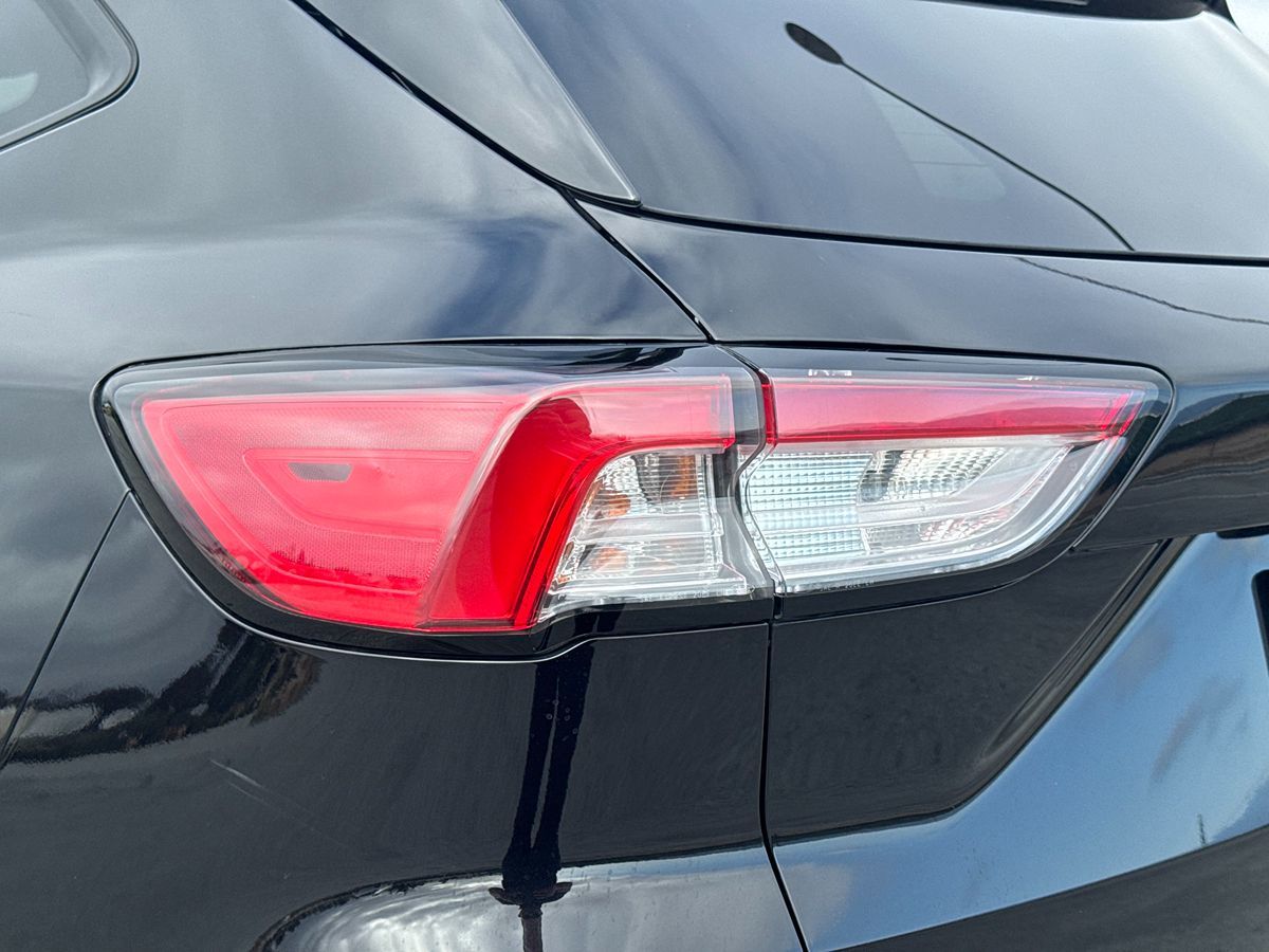 2020 Ford Escape SE Sport Hybrid photo 16