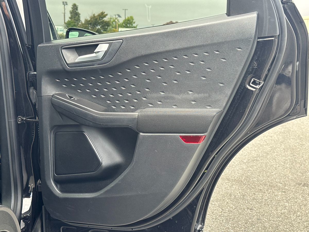 2020 Ford Escape SE Sport Hybrid photo 20