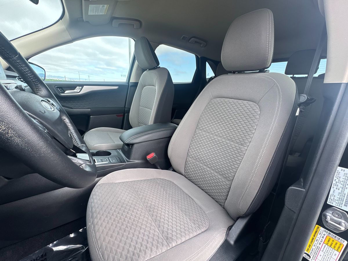 2020 Ford Escape SE Sport Hybrid photo 25