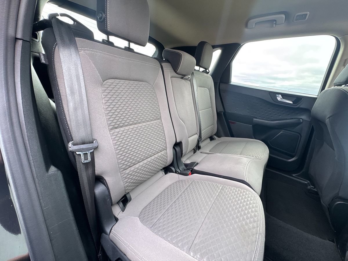 2020 Ford Escape SE Sport Hybrid photo 27