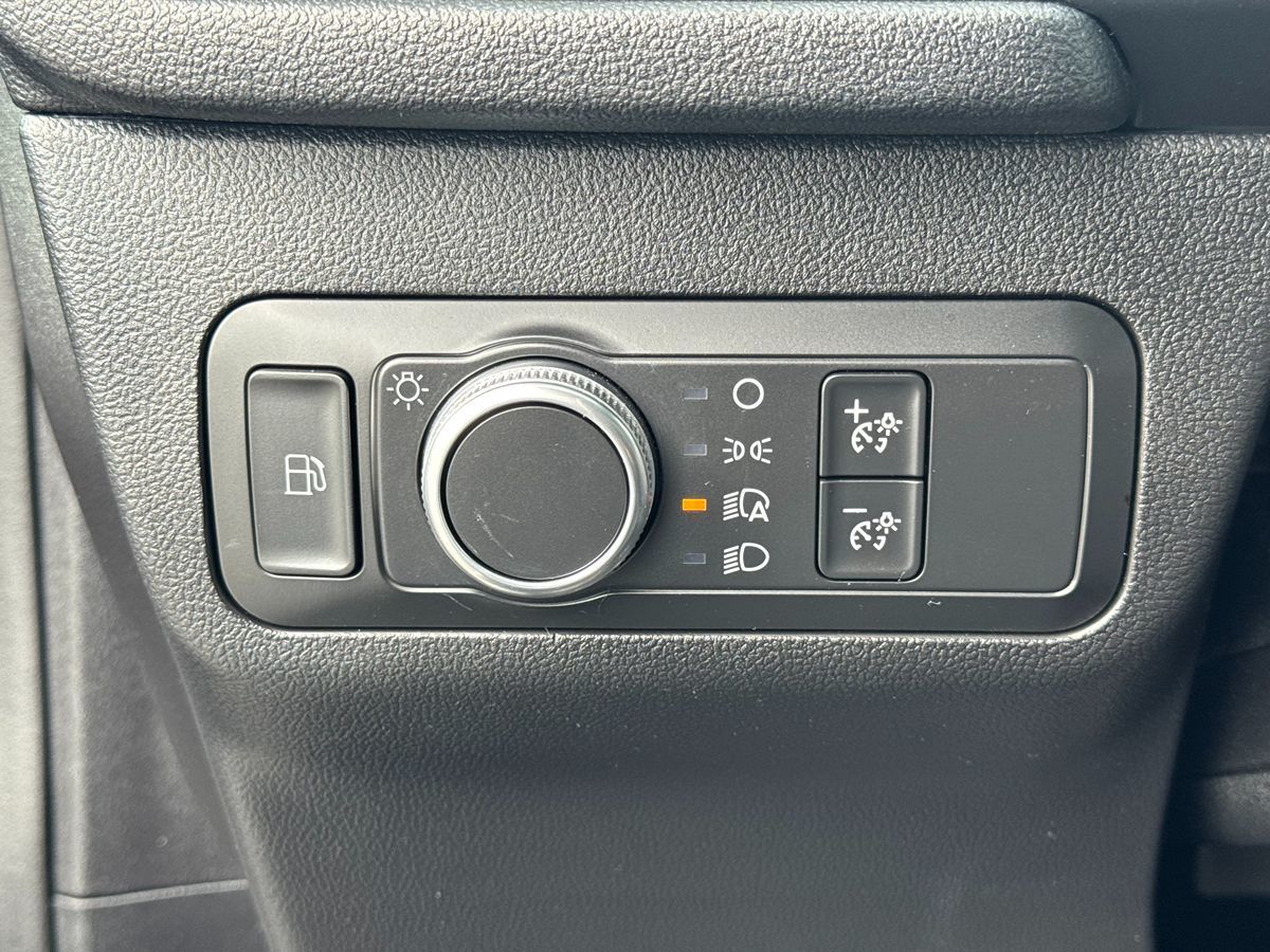 2020 Ford Escape SE Sport Hybrid photo 37