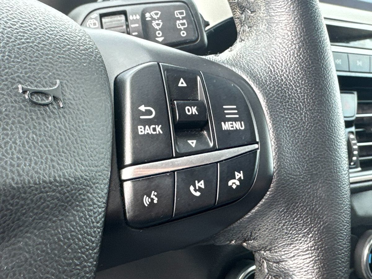2020 Ford Escape SE Sport Hybrid photo 40