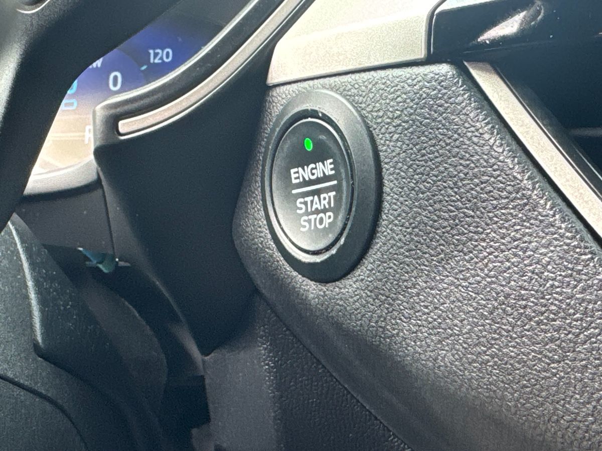 2020 Ford Escape SE Sport Hybrid photo 43