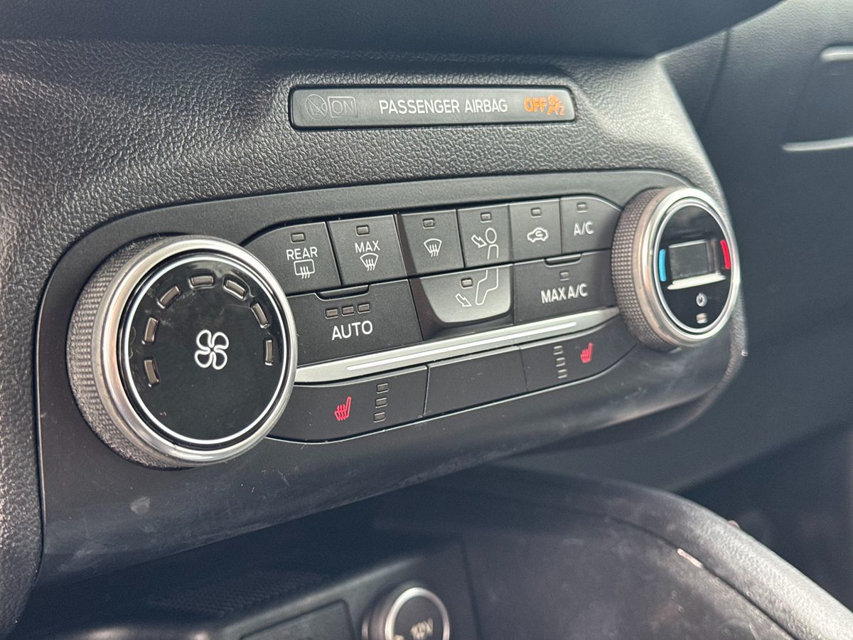 2020 Ford Escape SE Sport Hybrid photo 46