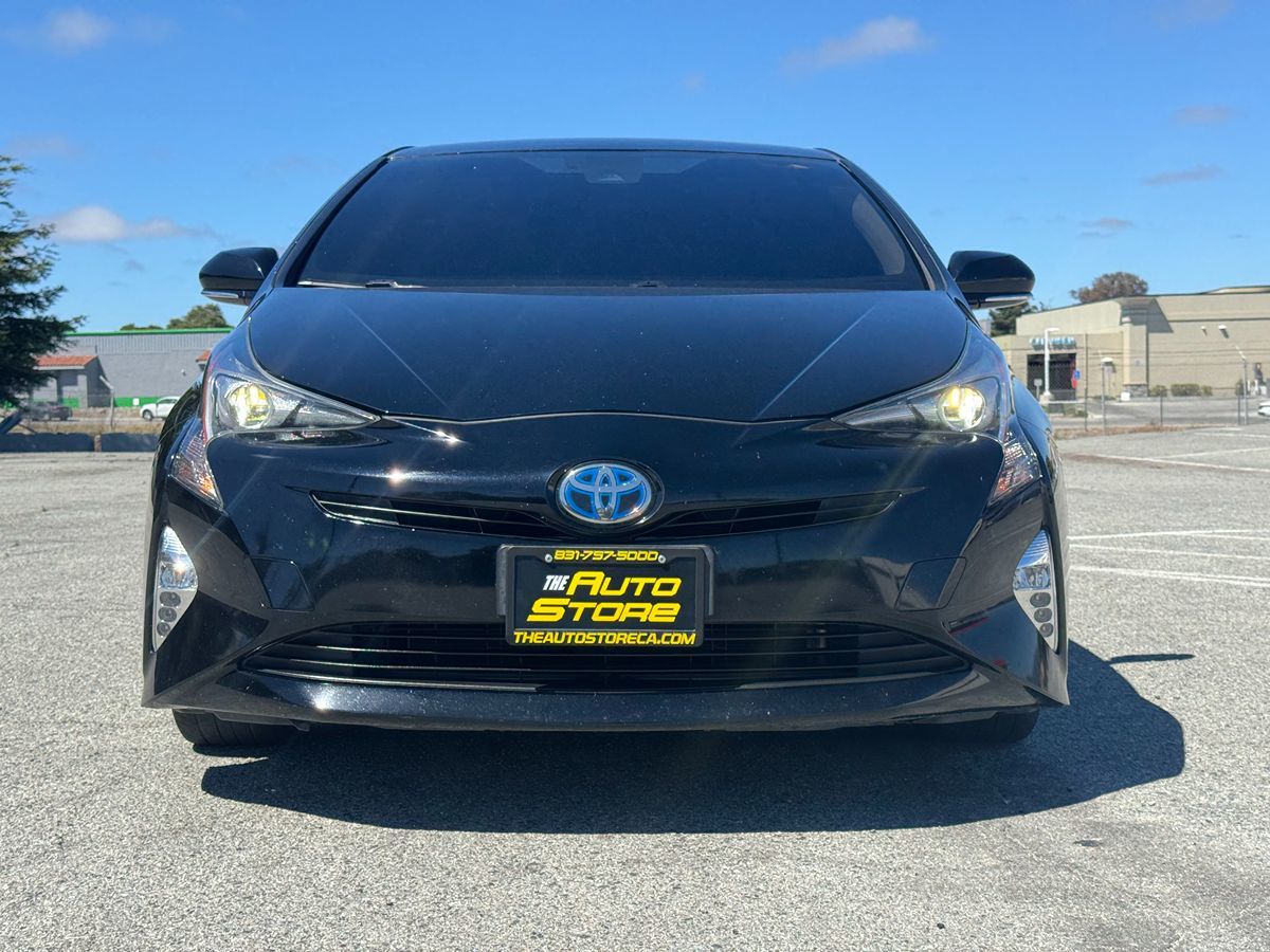 2017 Toyota Prius Three Touring photo 12