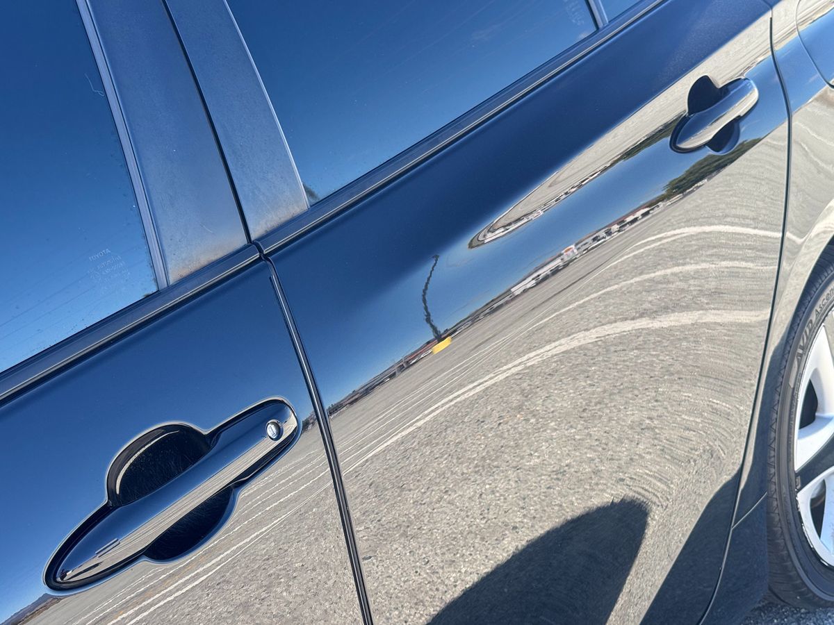 2017 Toyota Prius Three Touring photo 15