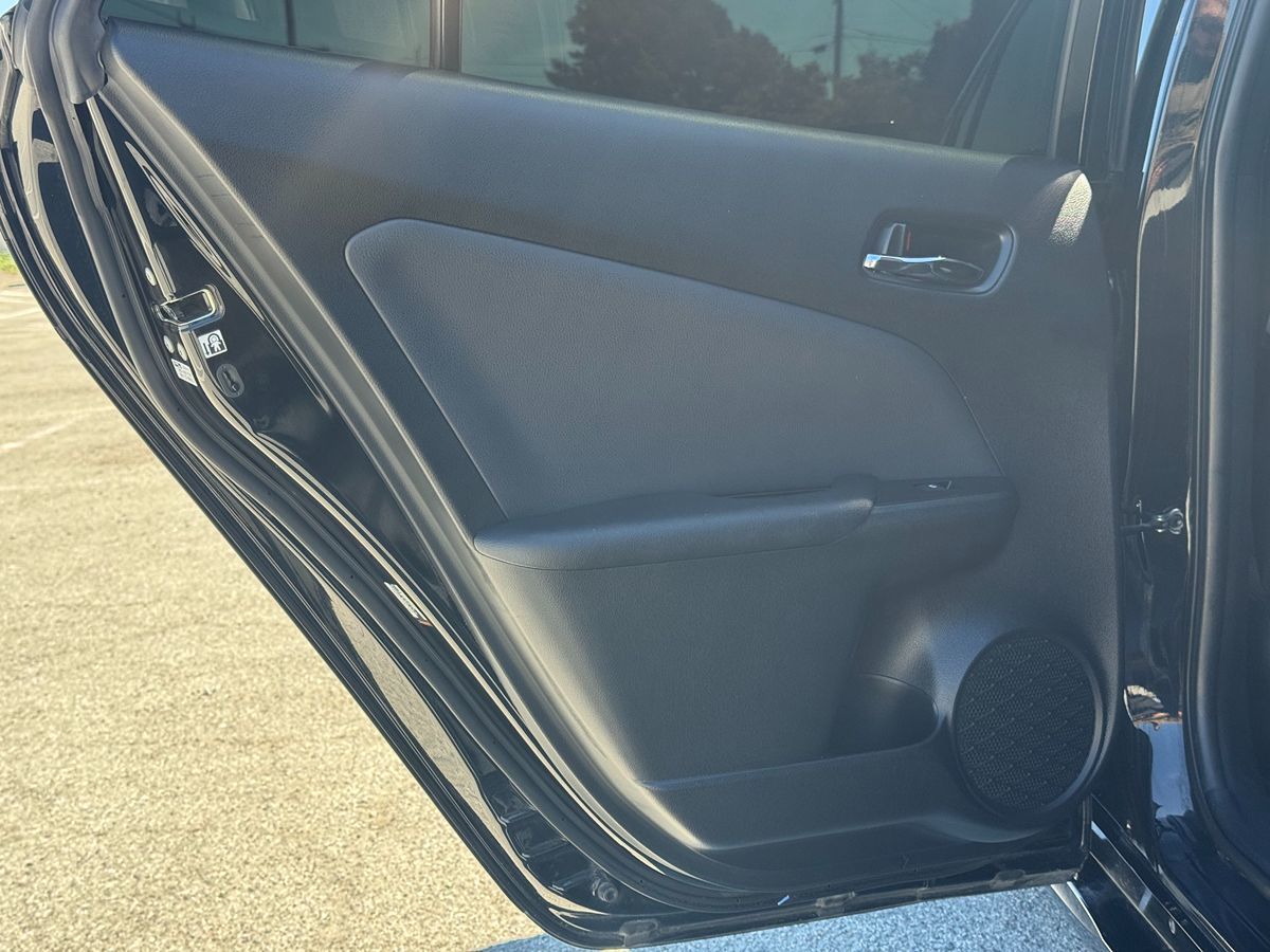 2017 Toyota Prius Three Touring photo 20