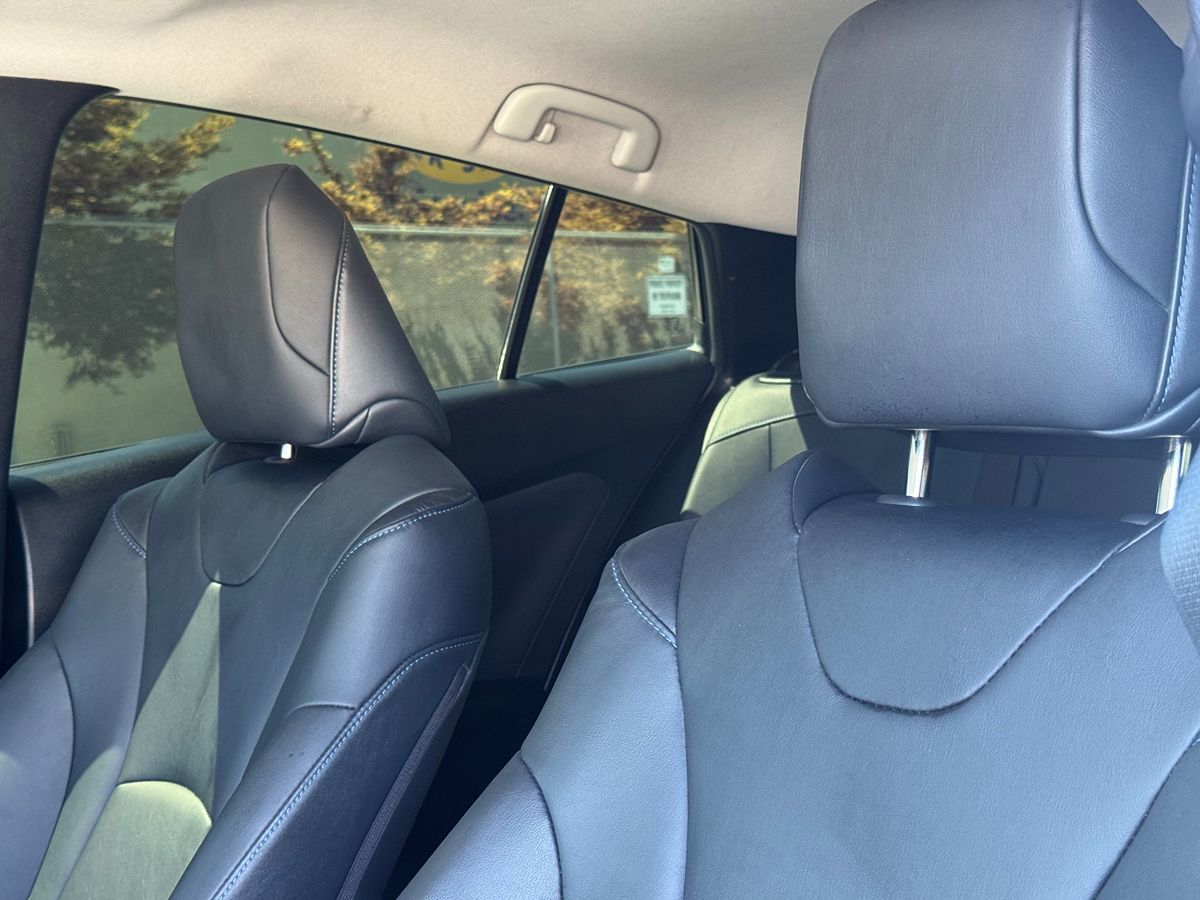 2017 Toyota Prius Three Touring photo 33