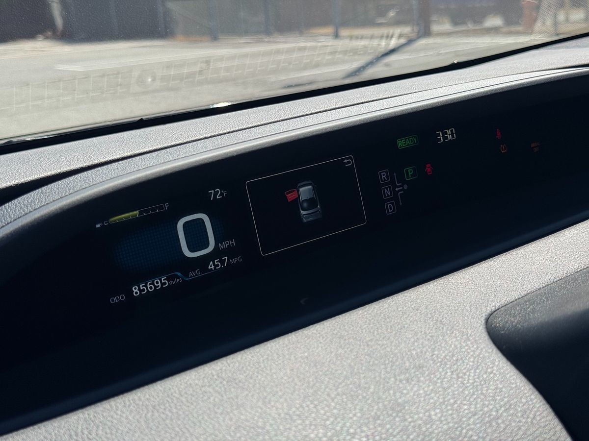 2017 Toyota Prius Three Touring photo 40