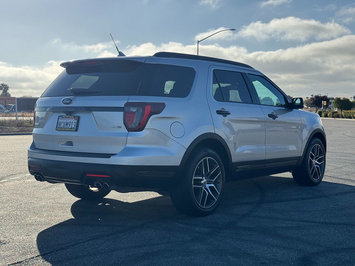 2018 Ford Explorer Sport photo 6