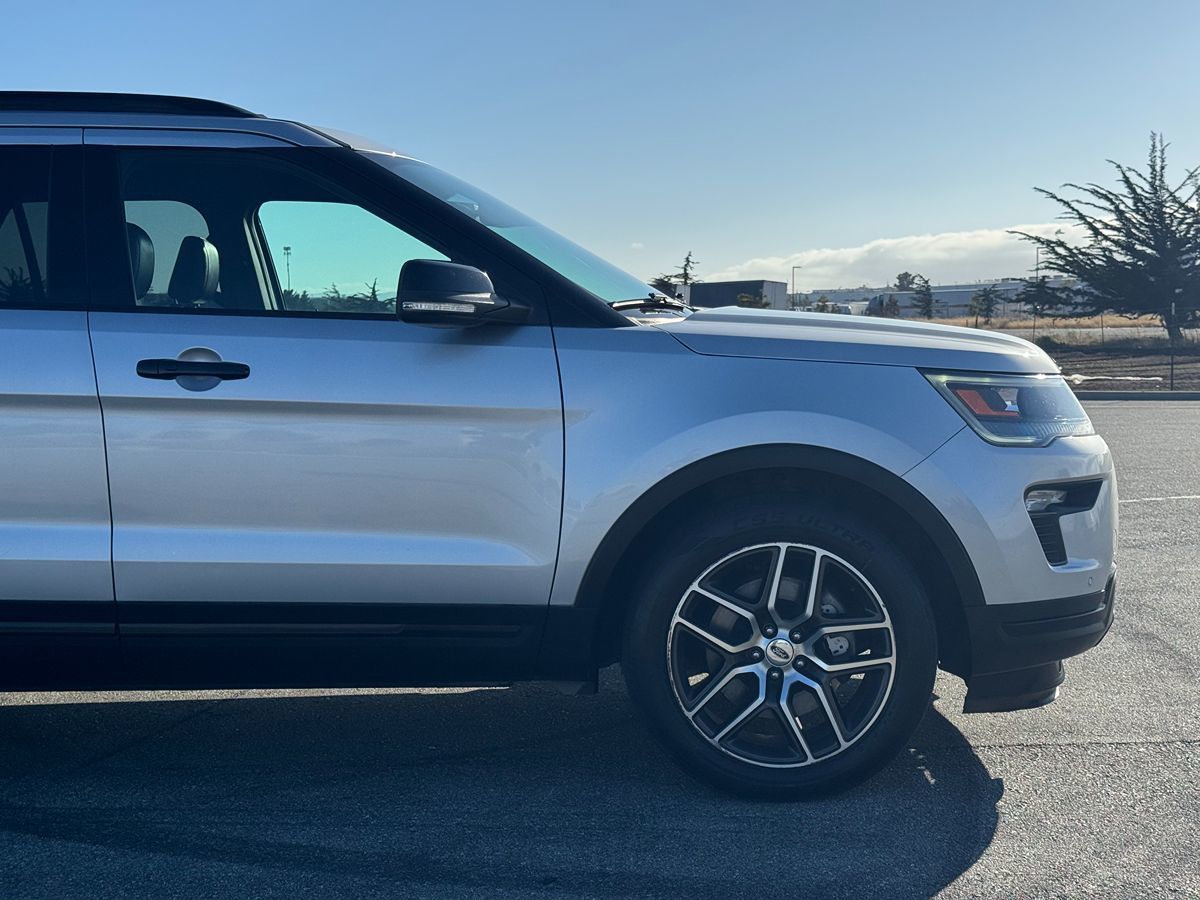 2018 Ford Explorer Sport photo 8