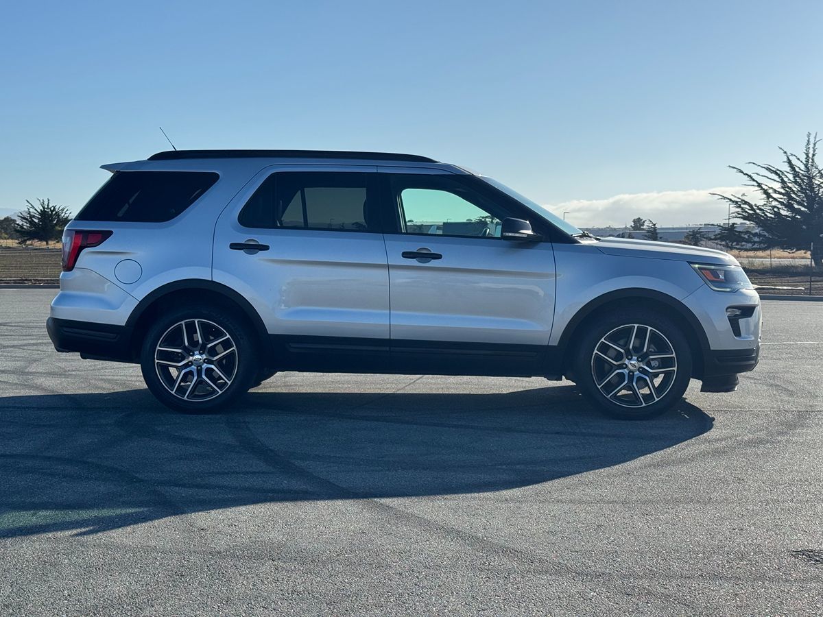 2018 Ford Explorer Sport photo 9